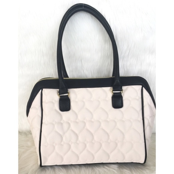 Betsey Johnson White Quilted Heart Satchel Handbag Black Trim Bow Purse Rare - Picture 8 of 10